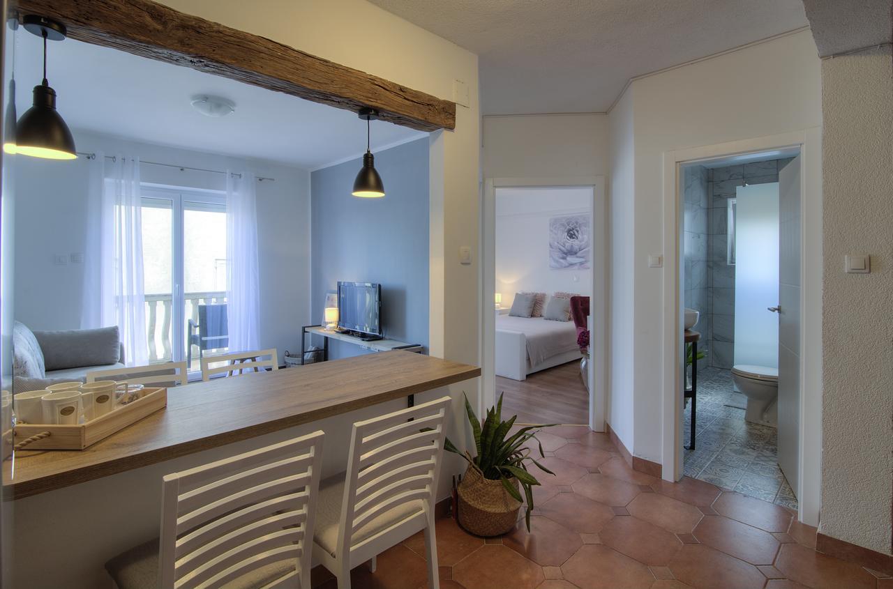 Apartments Lola Senj  Buitenkant foto